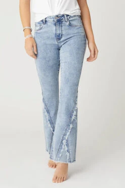 EVERSTRETCH FLARE JEANS WITH CROSSOVER FRINGE