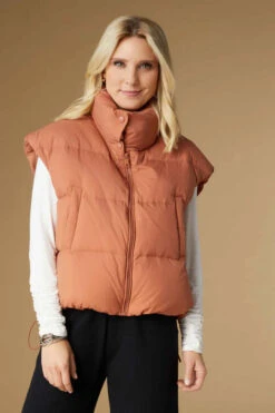 Jana Chunky Down Vest With Cinched Bottom -Simply Devine Gifts And Decor Shop 2439086I 22