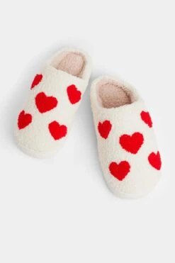HAPPY FEET SLIPPERS HEARTS