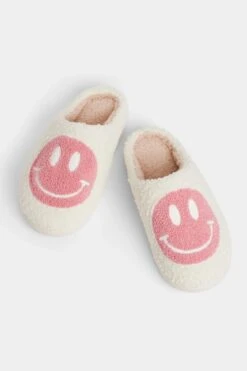 HAPPY FEET SLIPPERS SMILEY