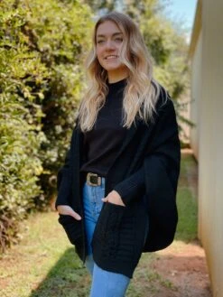 Mari Cropped Cable Pocket Front Cardigan Black