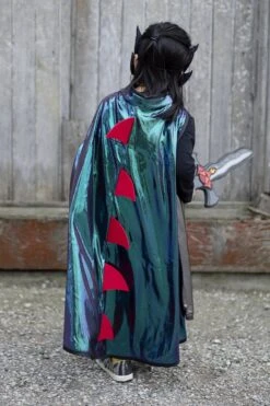 ULTIMATE REVERSIBLE DRAGON KNIGHT CAPE