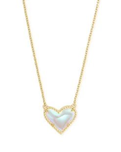 ARI HEART PENDANT NECKLACE