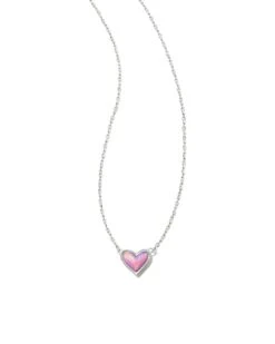 FRAMED ARI HEART SHORT PENDANT NECKLACE