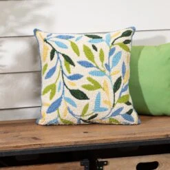 Indoor/Outdoor Hooked Polypropylene Spring Foliage Throw Pillow 18"x18"