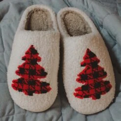 BUFFALO PLAID CHRISTMAS TREE SLIPPERS